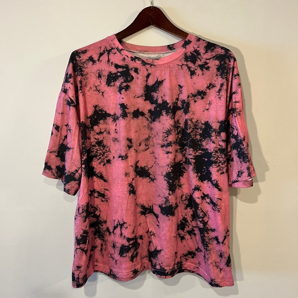 Pink tee